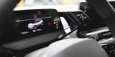 Je leaseauto als thuisbatterij: wat kan er in 2026 echt?