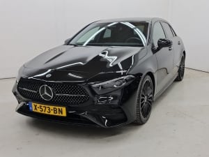 Mercedes-Benz A-KLASSE 200 HEV 163 pk AMG Line Night 19" Multibeam-LED Mercedes-Benz A-KLASSE 200 HEV 163 pk AMG Line Night 19" Multibeam-LED