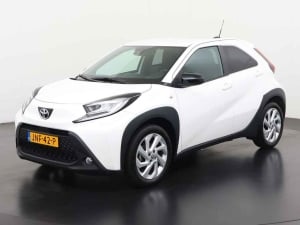 Toyota Aygo X 1.0 VVT-i Play Toyota Aygo X 1.0 VVT-i Play