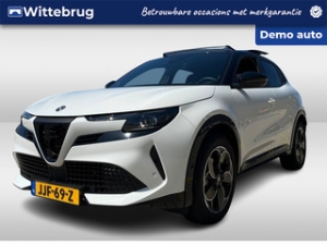 Alfa Romeo Junior 1.2 Turbo Hybrid Ibrida Speciale Alfa Romeo Junior 1.2 Turbo Hybrid Ibrida Speciale