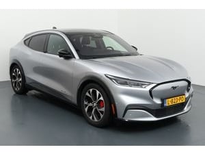 Ford Mustang Mach-E 75 kWh AWD