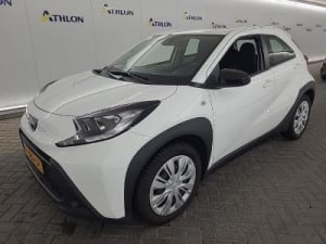 Toyota AYGO X 1.0 VVT-I Play 53 kW Toyota AYGO X 1.0 VVT-I Play 53 kW