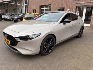 Mazda 3 2.5 e-SkyActiv-G M Hybrid Homura