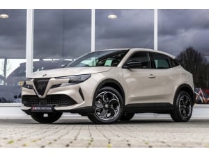 Alfa Romeo Junior Elettrica 54 kWh
