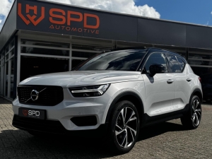 Volvo XC40 2.0 B4 Plus Black Edition
